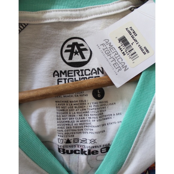 Buckle American Fighter NWT Alaska Galaxy 3/4 Raglan Embossed Technicolor Top L - Picture 6 of 6